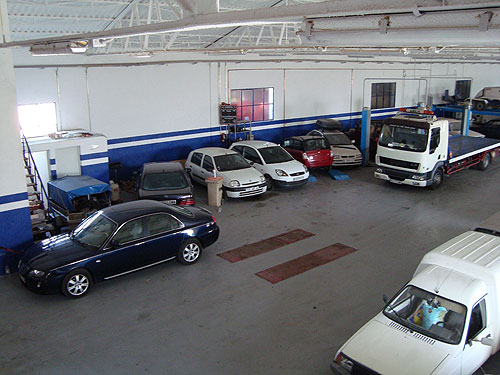Interior deposito de vehiculos