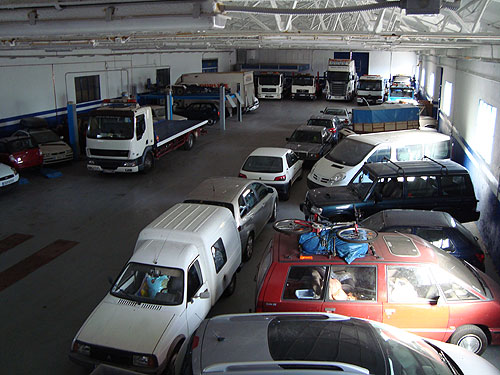 Interior deposito de vehiculos