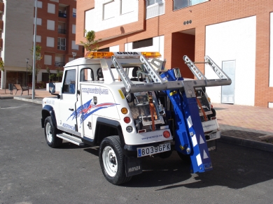 NUEVA  GRUA 4X4  PARA PARKING Y RESCATES DE DIFICIL ACCESO